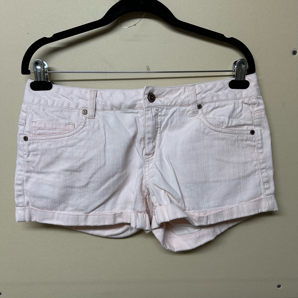 2/$20❤️- SHORTS | Women’s dressed to kill shorts size medium / 27